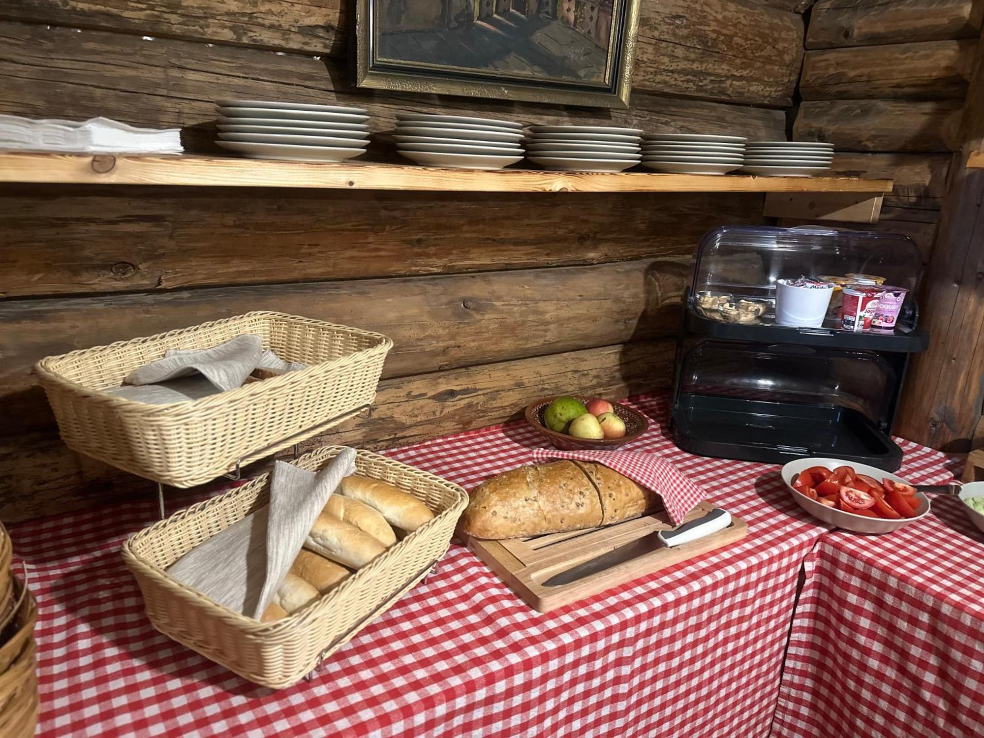 Gazdovsky Dvor B&B S Mini Wellness Bešeňová エクステリア 写真