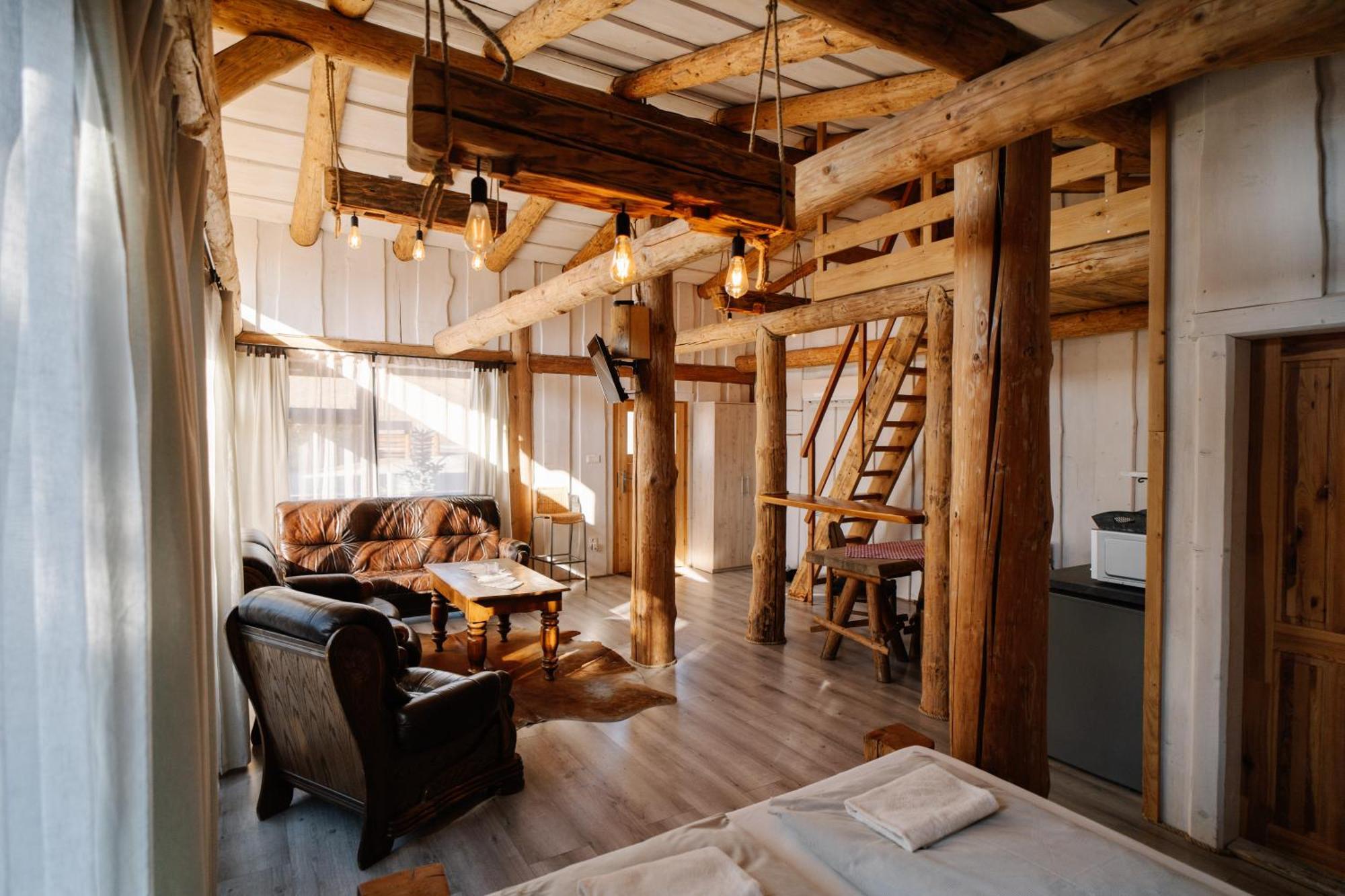 Gazdovsky Dvor B&B S Mini Wellness Bešeňová エクステリア 写真