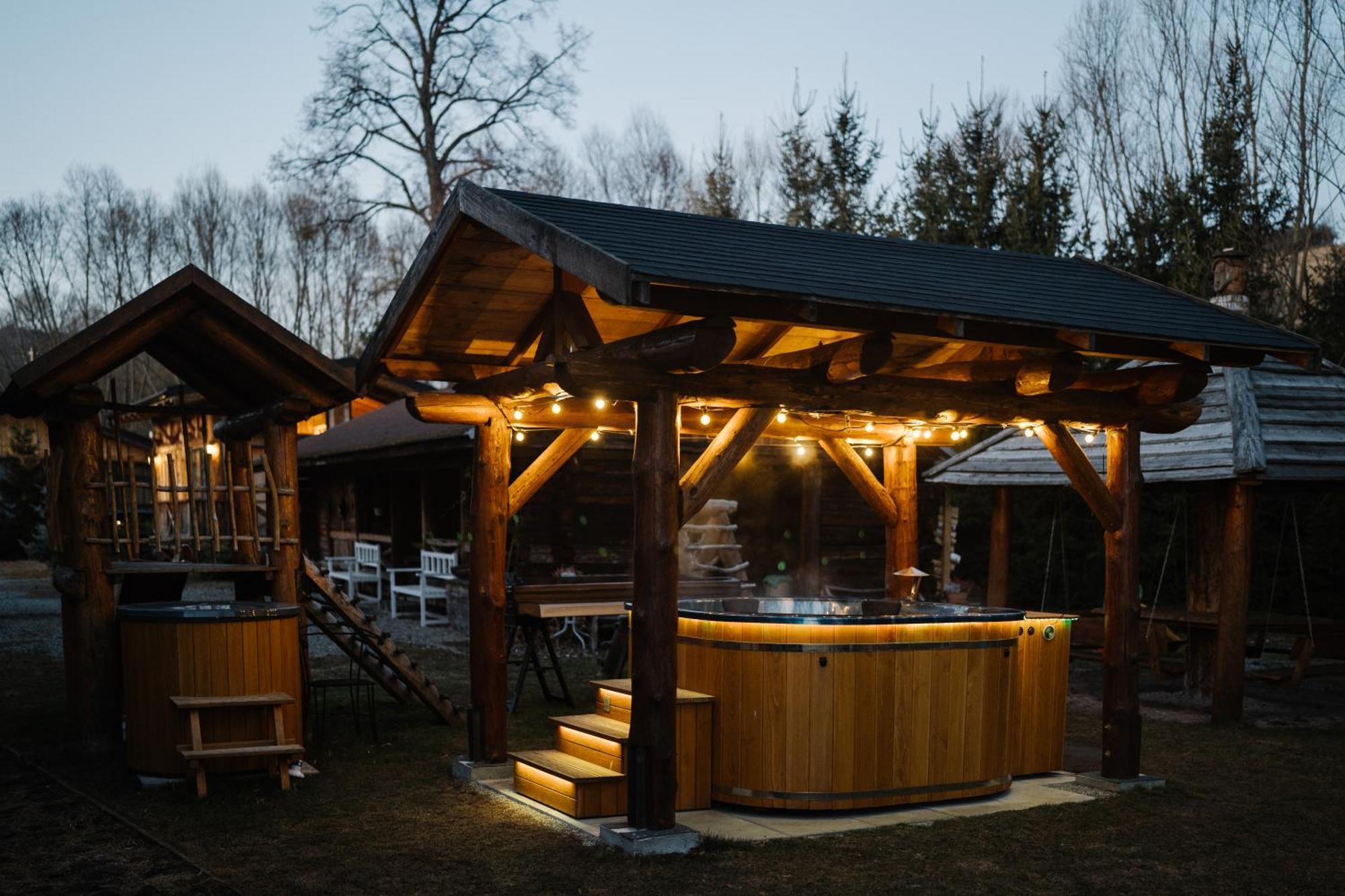Gazdovsky Dvor B&B S Mini Wellness Bešeňová エクステリア 写真