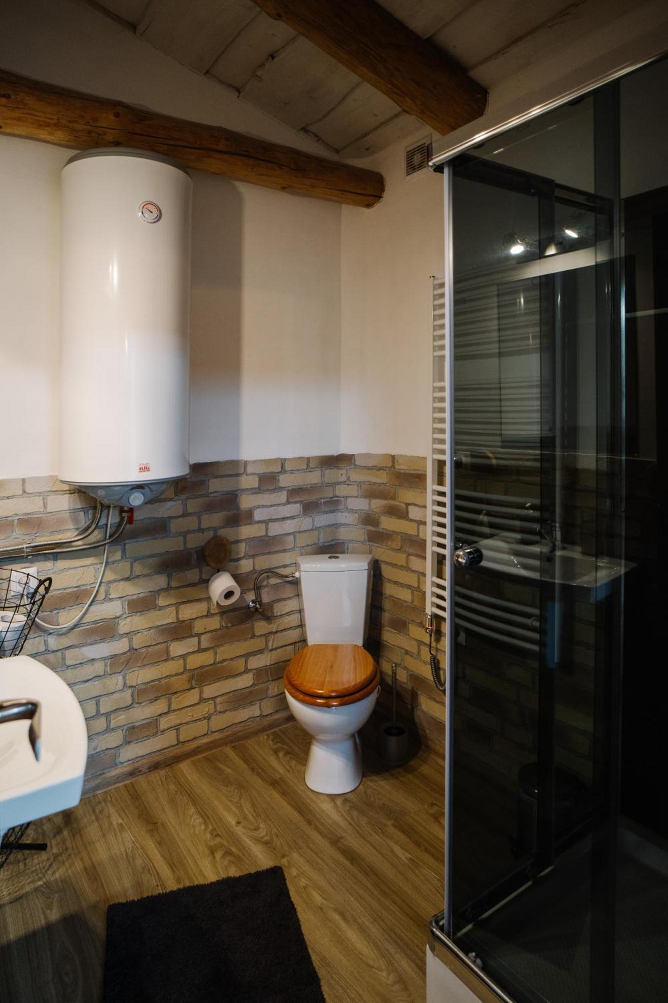 Gazdovsky Dvor B&B S Mini Wellness Bešeňová エクステリア 写真
