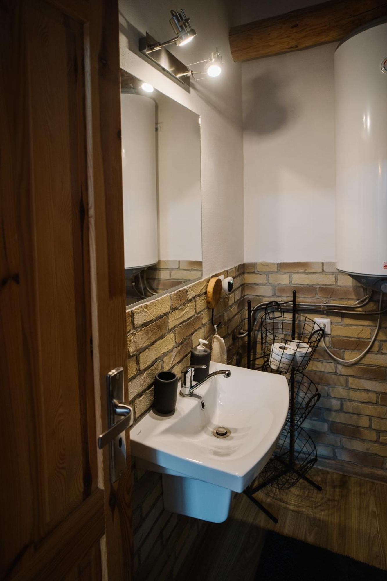 Gazdovsky Dvor B&B S Mini Wellness Bešeňová エクステリア 写真