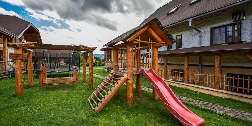 Gazdovsky Dvor B&B S Mini Wellness Bešeňová エクステリア 写真