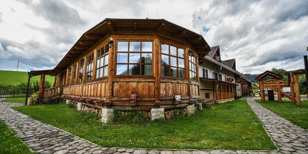 Gazdovsky Dvor B&B S Mini Wellness Bešeňová エクステリア 写真