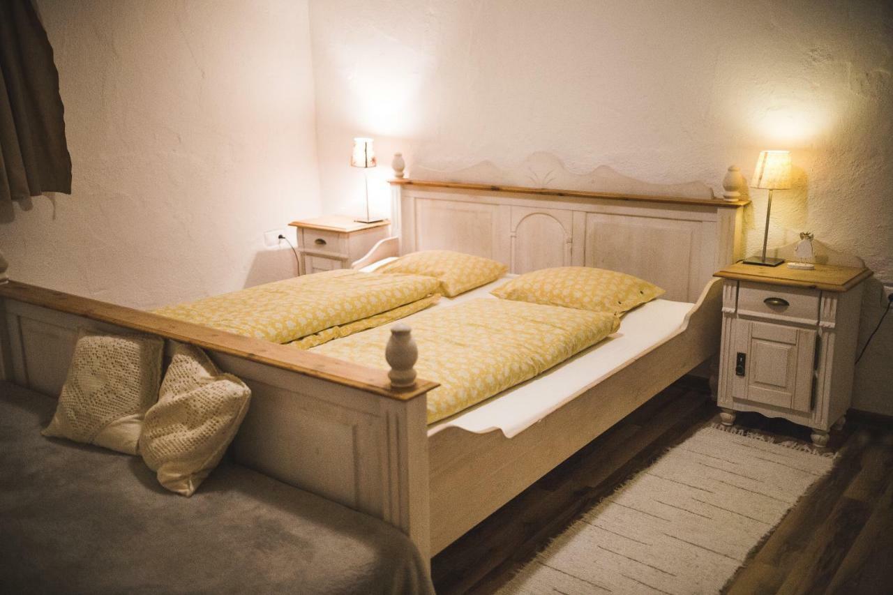 Gazdovsky Dvor B&B S Mini Wellness Bešeňová エクステリア 写真